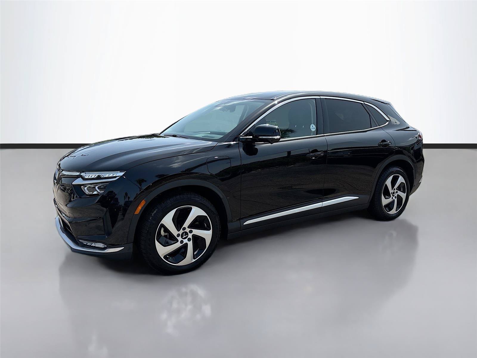 New 2025 VinFast VF 8 Eco AWD/4WD image 3