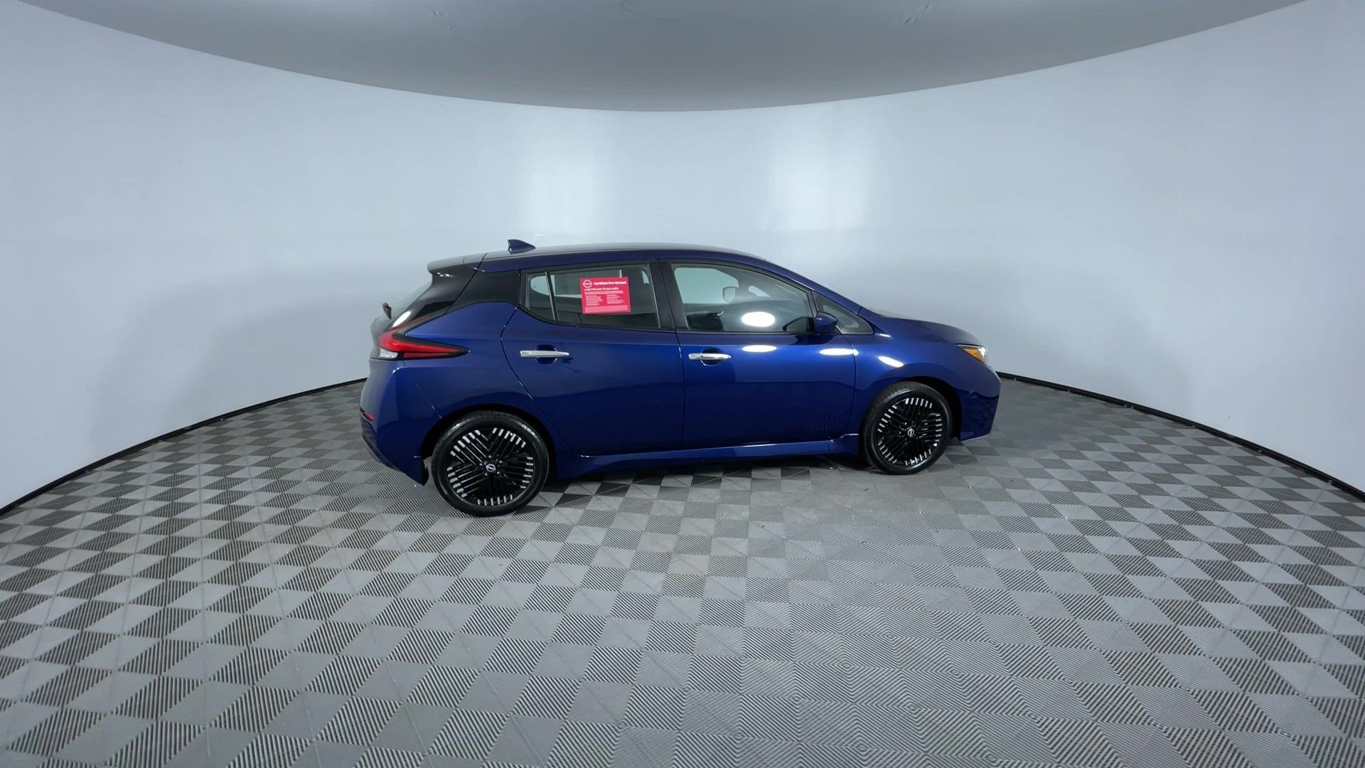 Certified 2025 Nissan Leaf SV Plus FWD image 9