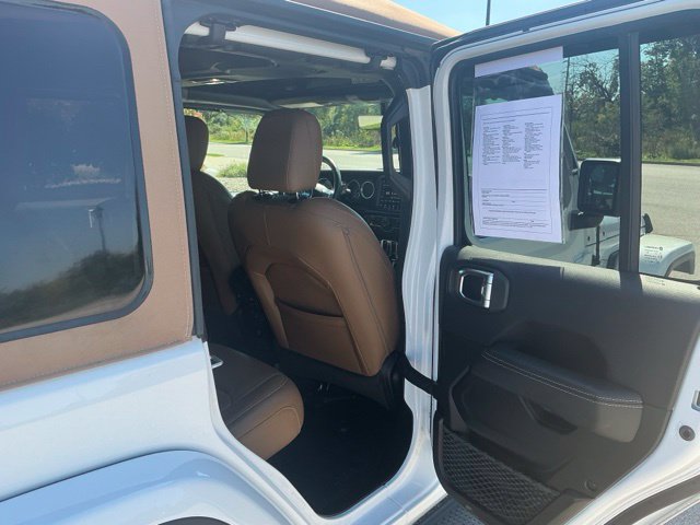 Used 2022 Jeep Wrangler Unlimited Sahara w/ LED Lighting Group AWD/4WD image 21