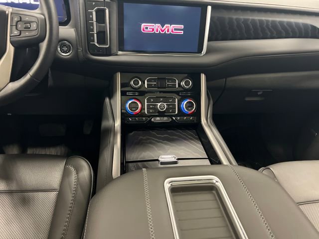Used 2023 GMC Yukon Denali w/ Advanced Technology Package image 13