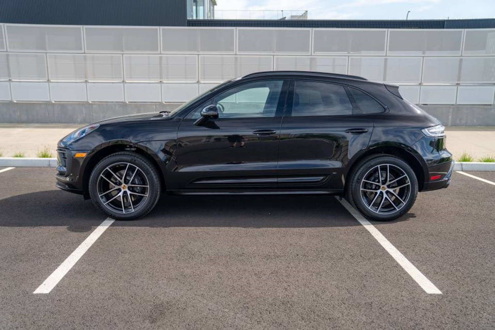 New 2026 Porsche Macan Turbo AWD/4WD image 2