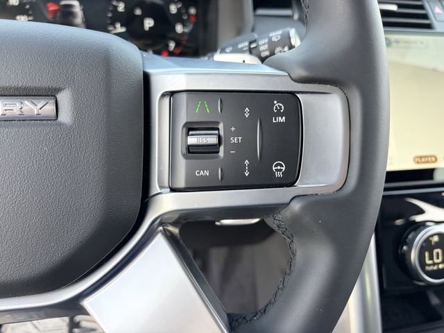 Used 2025 Land Rover Discovery S AWD/4WD image 9