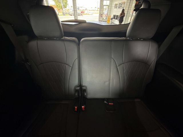 Used 2022 Buick Enclave Avenir w/ Avenir Technology Package AWD/4WD image 34