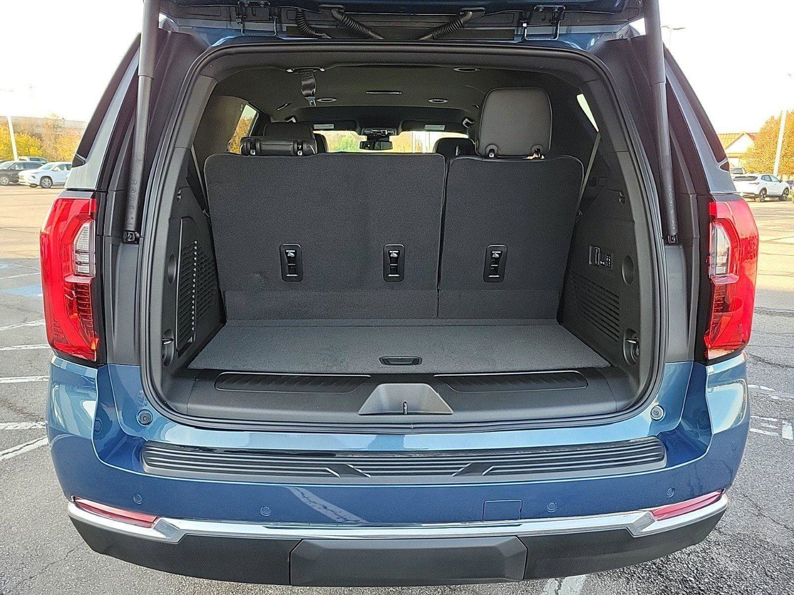 New 2026 GMC Yukon Elevation image 7