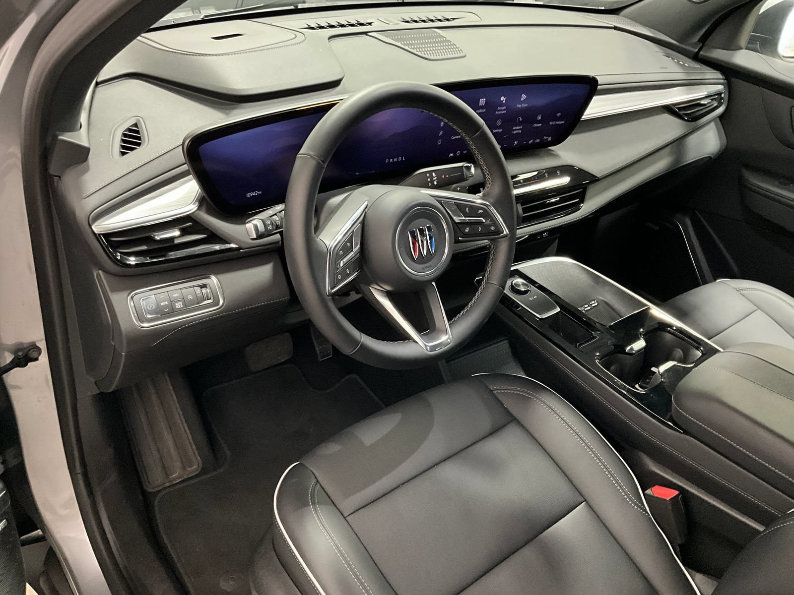 Used 2025 Buick Enclave Preferred AWD/4WD image 15