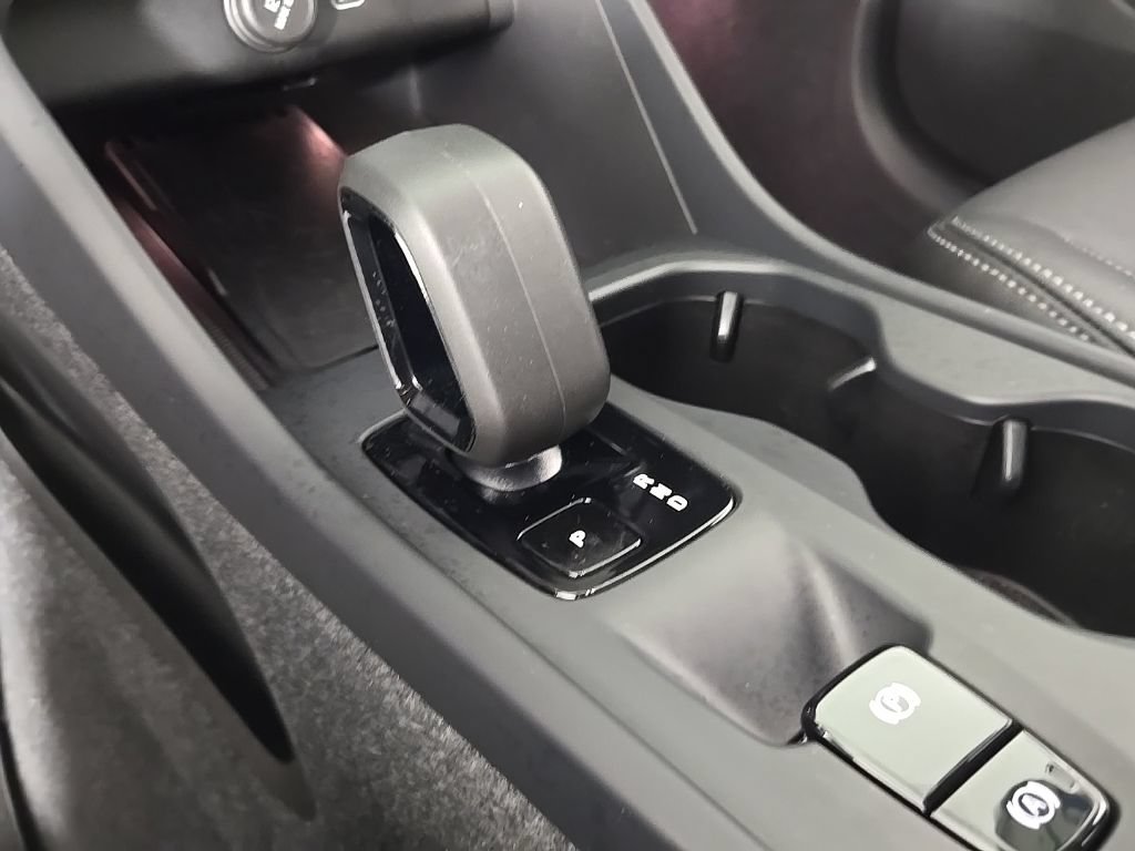 Certified 2024 Volvo XC40 B5 Core AWD/4WD image 26