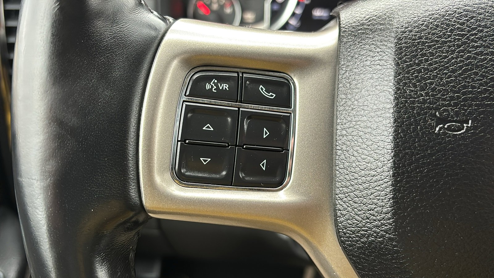 Used 2018 RAM 2500 Laramie w/ Sport Appearance Group image 19