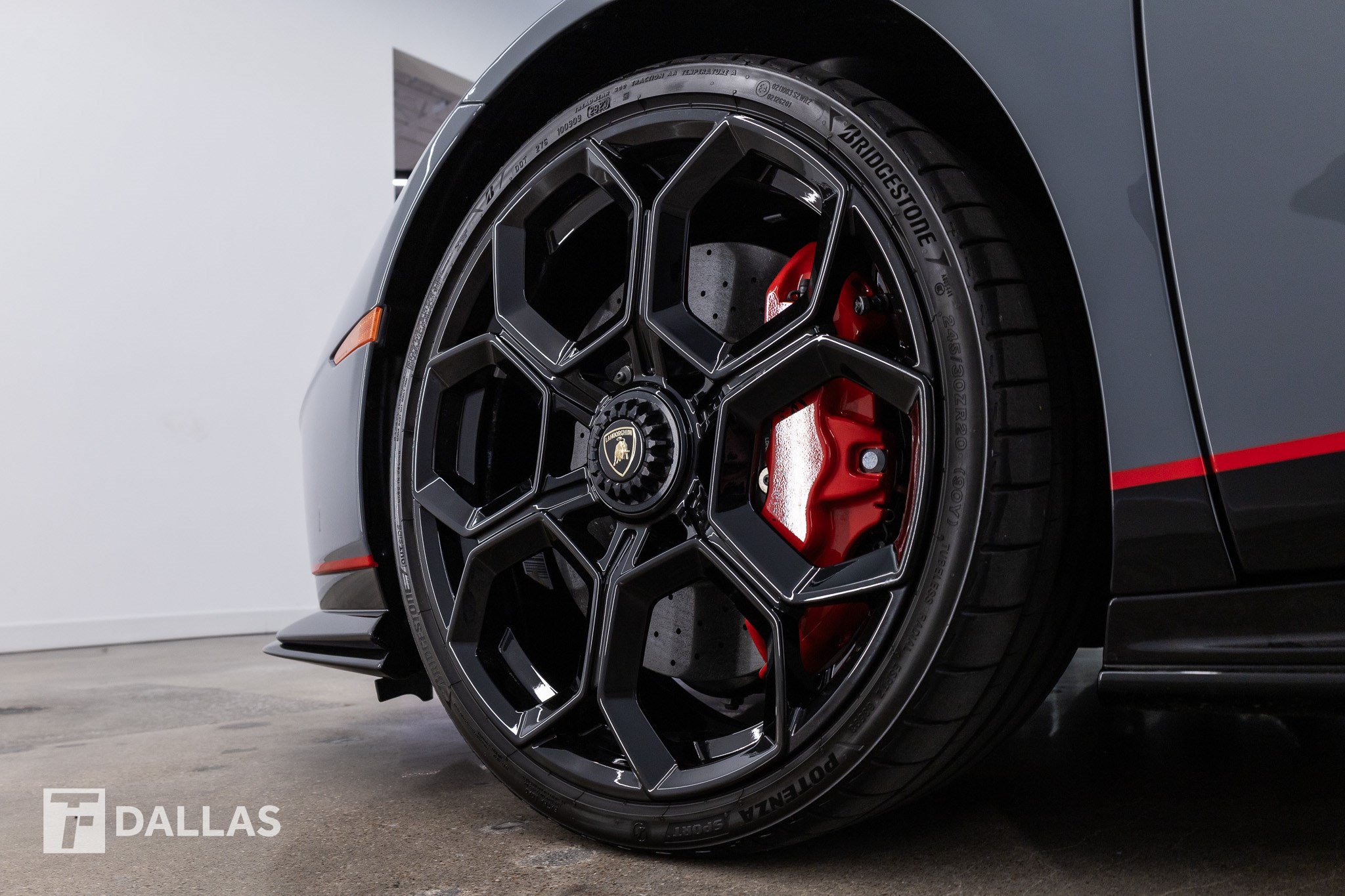 Used 2023 Lamborghini Huracan Tecnica RWD image 23