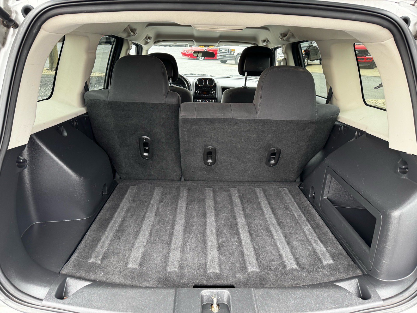 Used 2011 Jeep Patriot Latitude AWD/4WD image 19