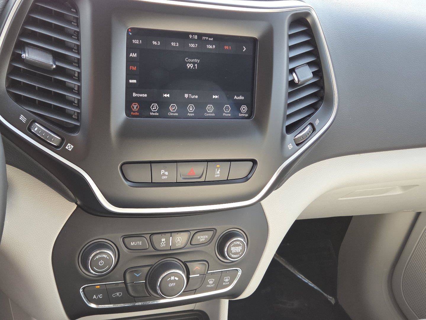 Used 2021 Jeep Cherokee Latitude Lux FWD image 21