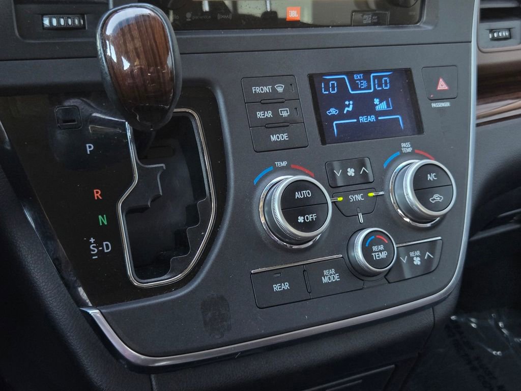 Used 2017 Toyota Sienna Limited image 25