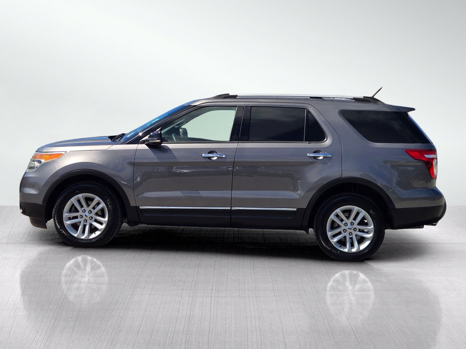Used 2013 Ford Explorer XLT AWD/4WD image 7