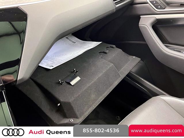 Used 2021 Audi e-tron Premium Plus w/ Premium Plus Package AWD/4WD image 32