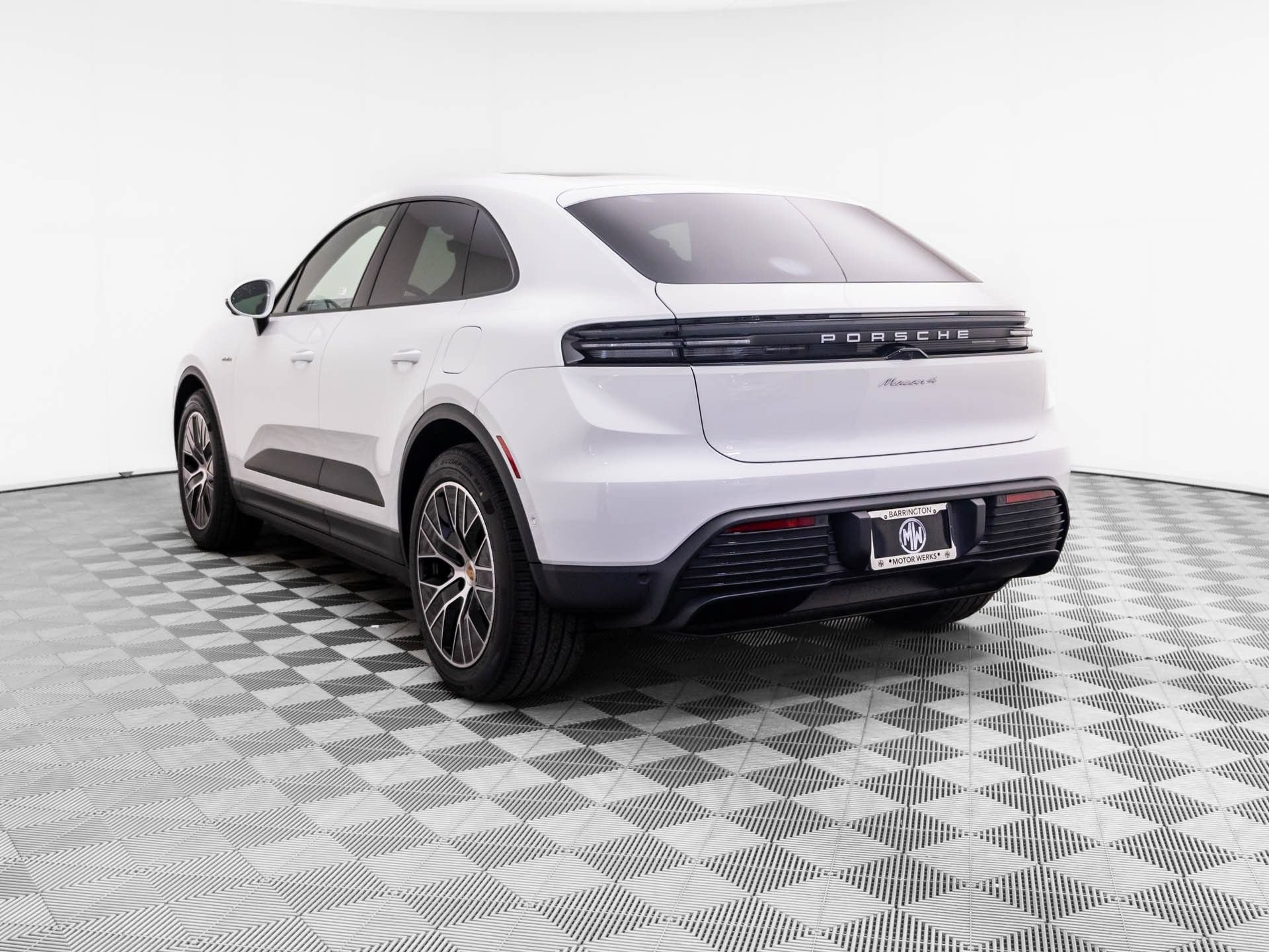 New 2026 Porsche Macan 4 Electric AWD/4WD image 3