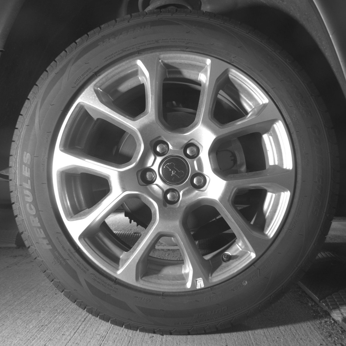 Used 2025 Jeep Compass Limited image 15