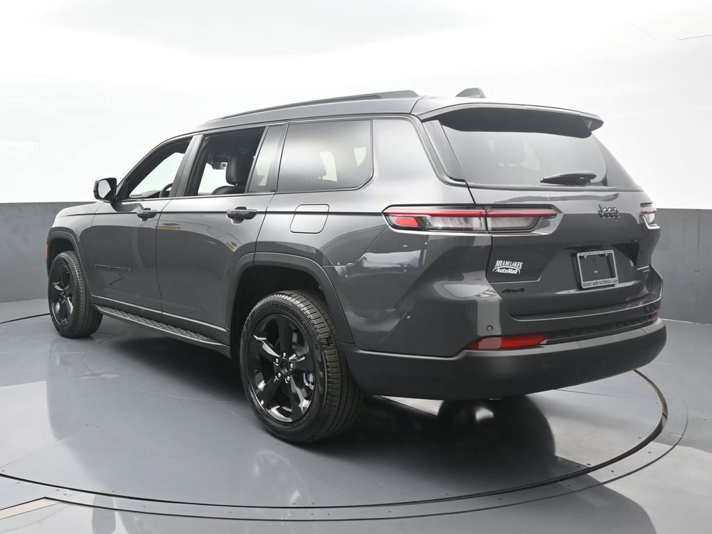 Used 2025 Jeep Grand Cherokee L Limited w/ Black Appearance Package AWD/4WD image 4