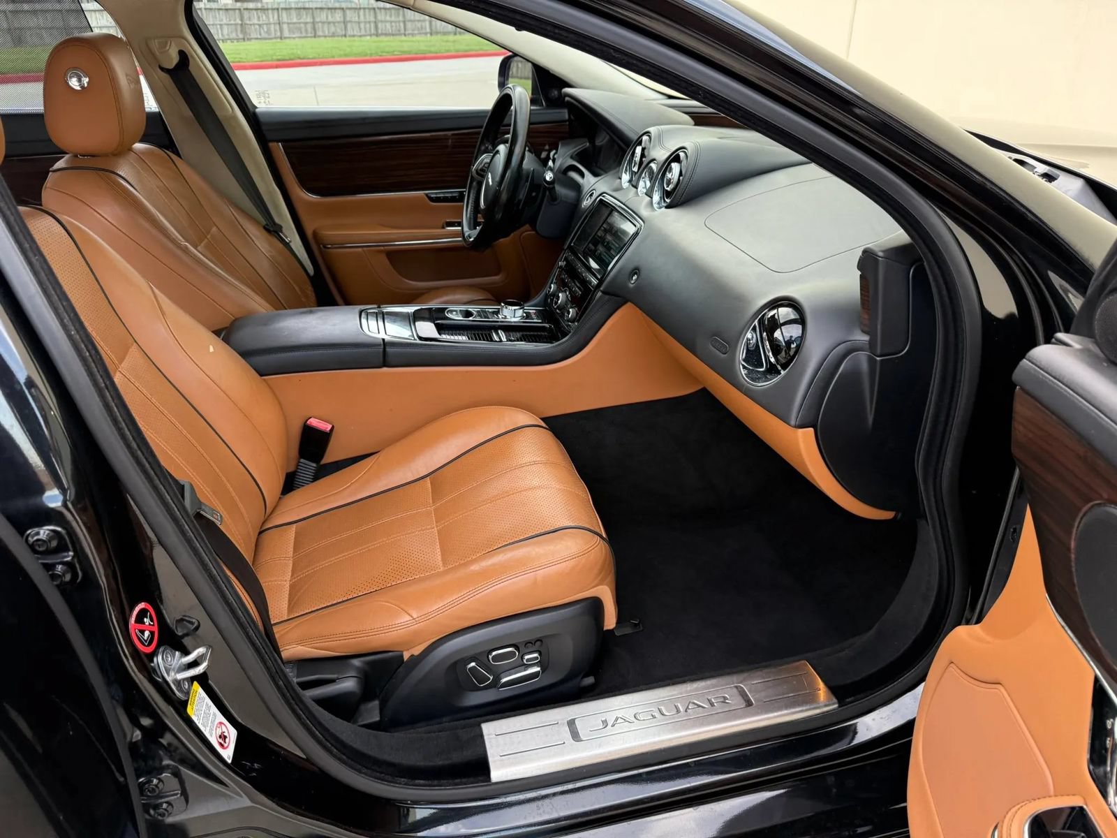 Used 2015 Jaguar XJ L Portfolio AWD/4WD image 19