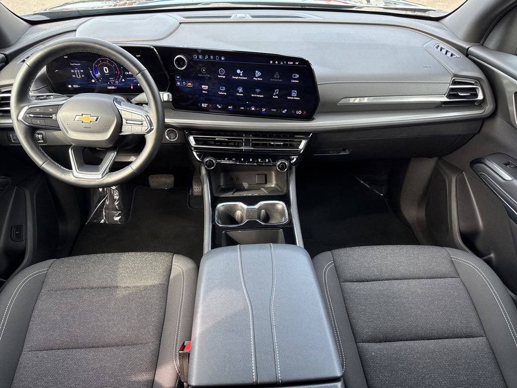 Used 2025 Chevrolet Traverse LT image 13