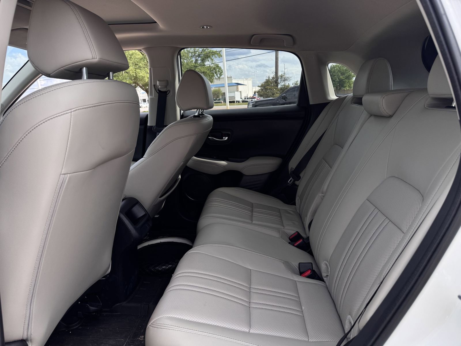 Used 2023 Honda HR-V EX-L image 28