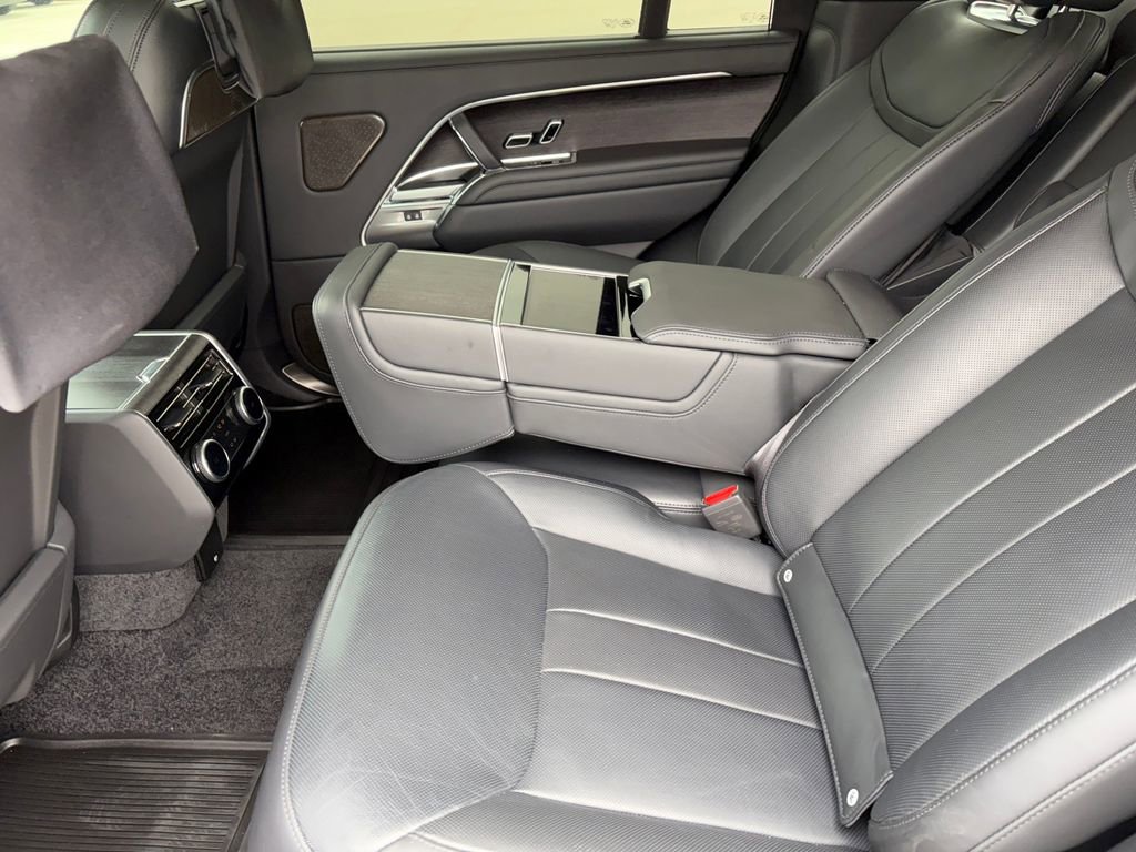 Used 2025 Land Rover Range Rover Long Wheelbase Autobiography AWD/4WD image 25