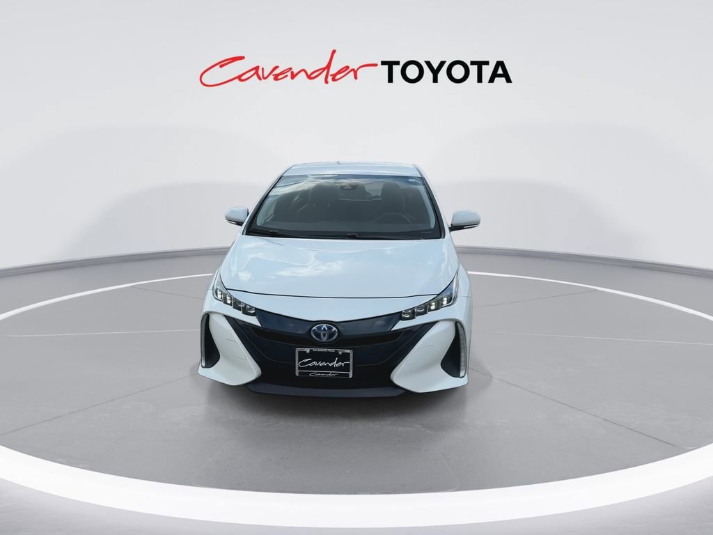 Certified 2018 Toyota Prius Prime Premium FWD image 3