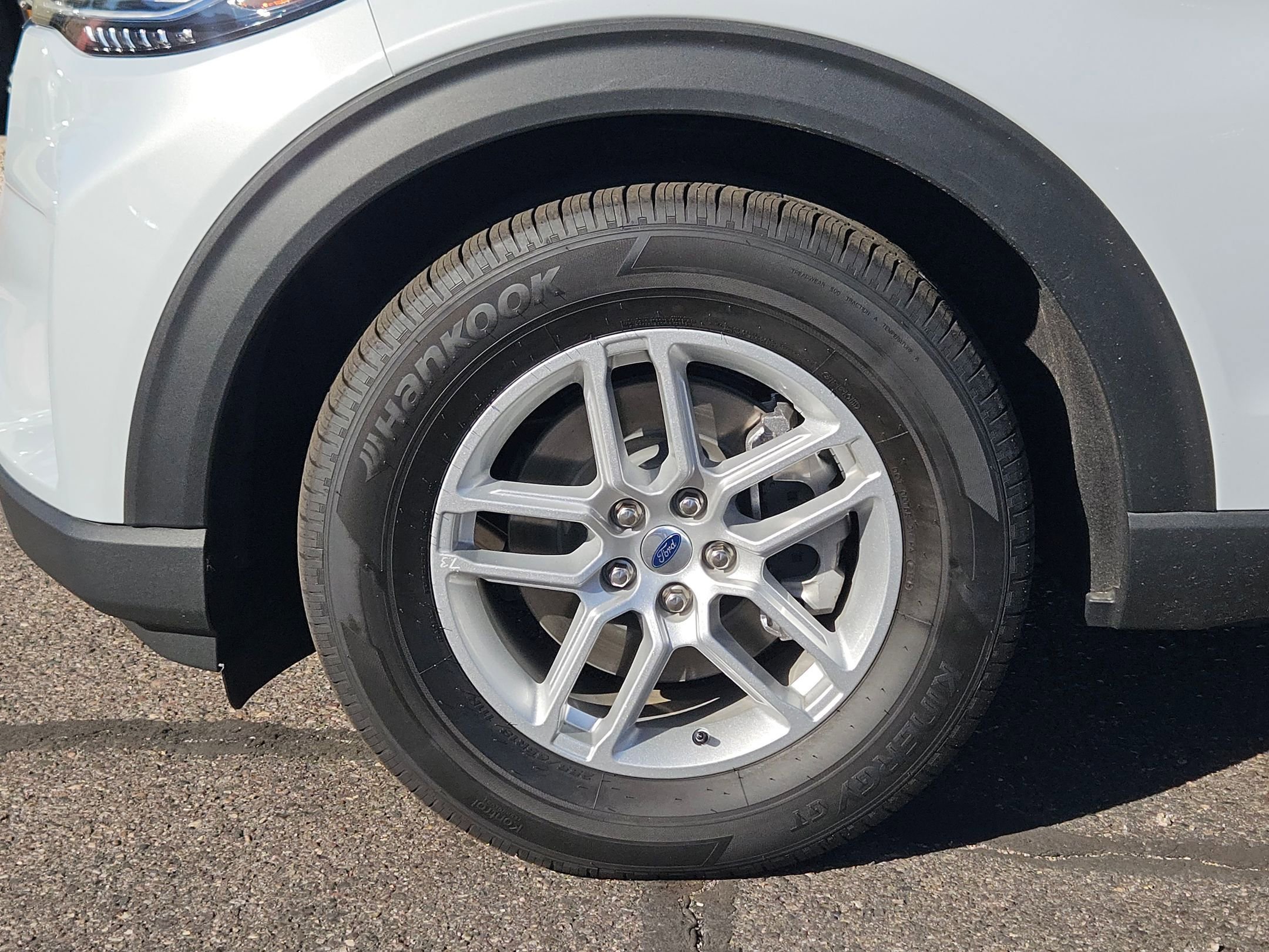 New 2025 Ford Explorer Active image 7