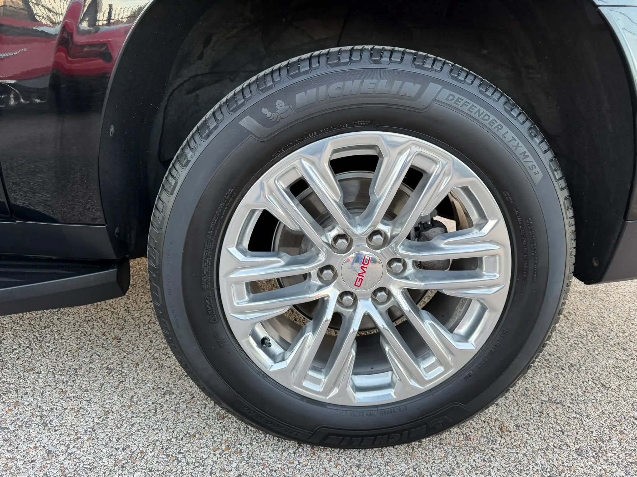 Used 2023 GMC Yukon XL SLT AWD/4WD image 14