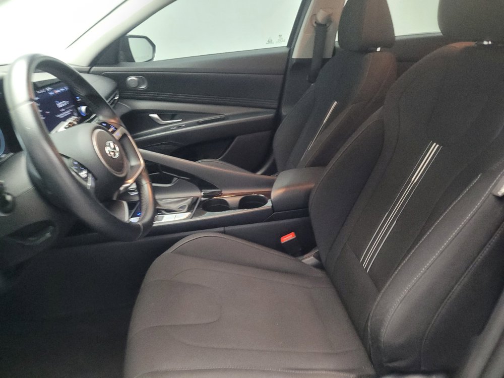 Used 2021 Hyundai Elantra SEL w/ Convenience Package FWD image 17