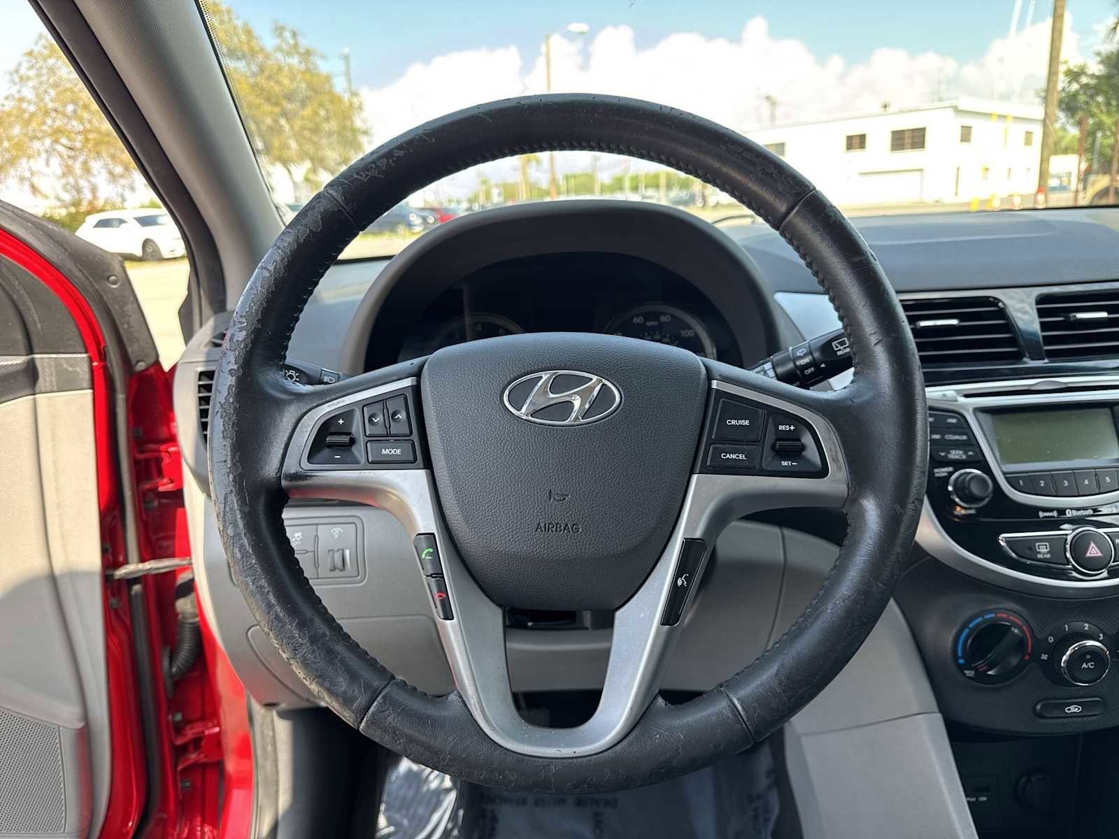 Used 2013 Hyundai Accent SE image 21
