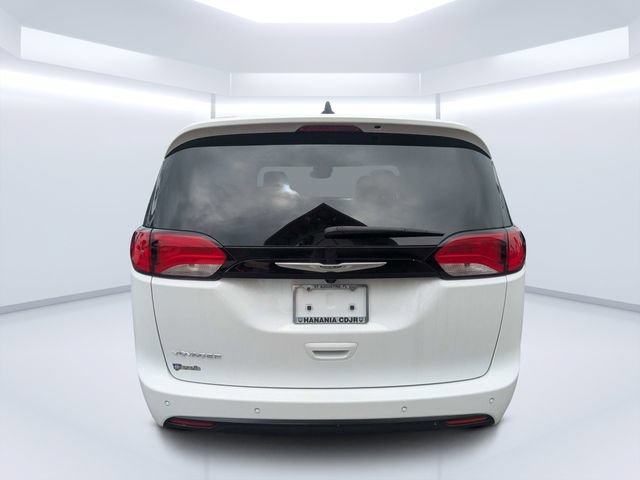 New 2025 Chrysler Voyager LX FWD image 4