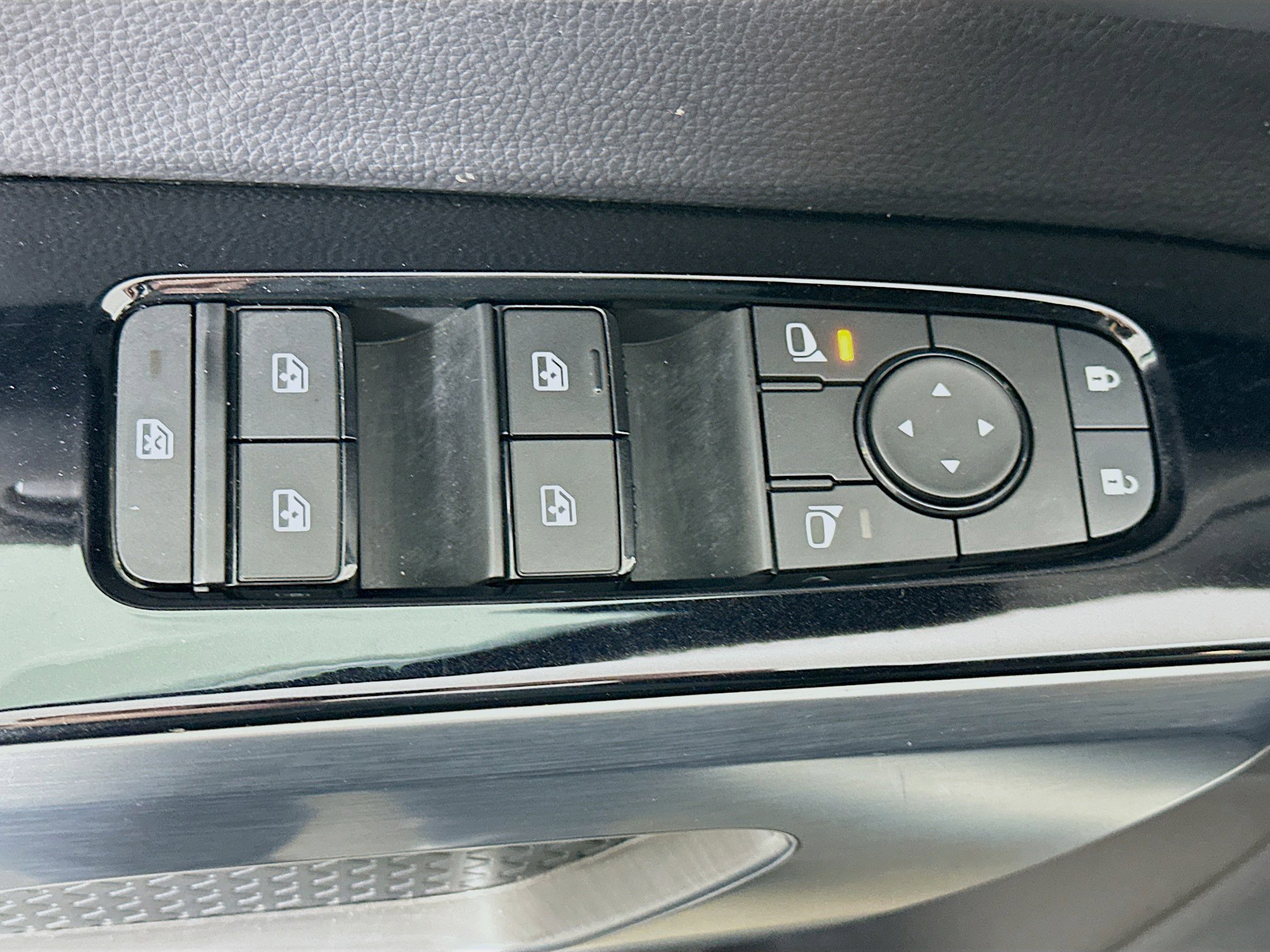 Used 2024 Nissan Pathfinder SL image 15