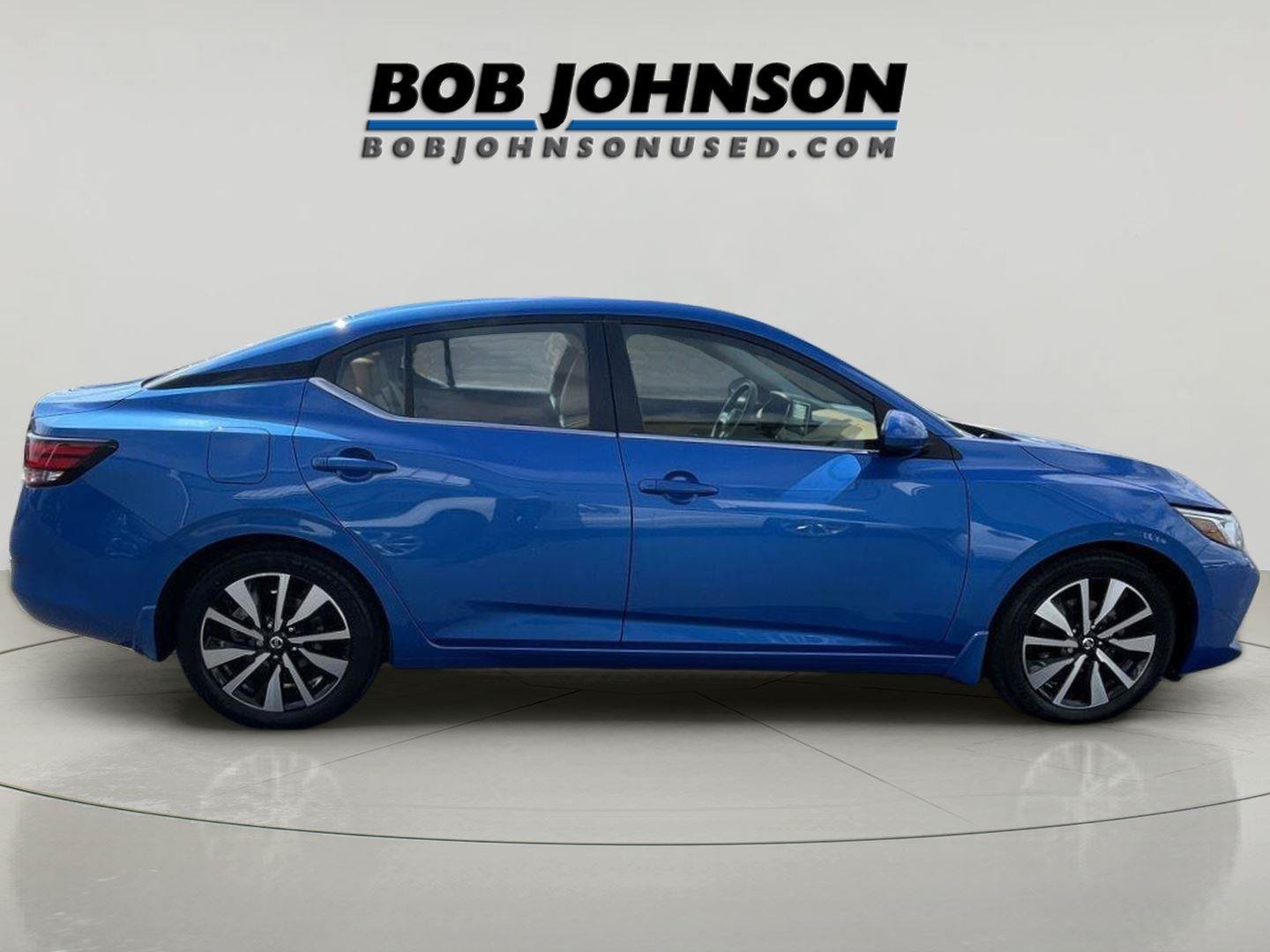 Used 2023 Nissan Sentra SV w/ SV Premium Package FWD image 2
