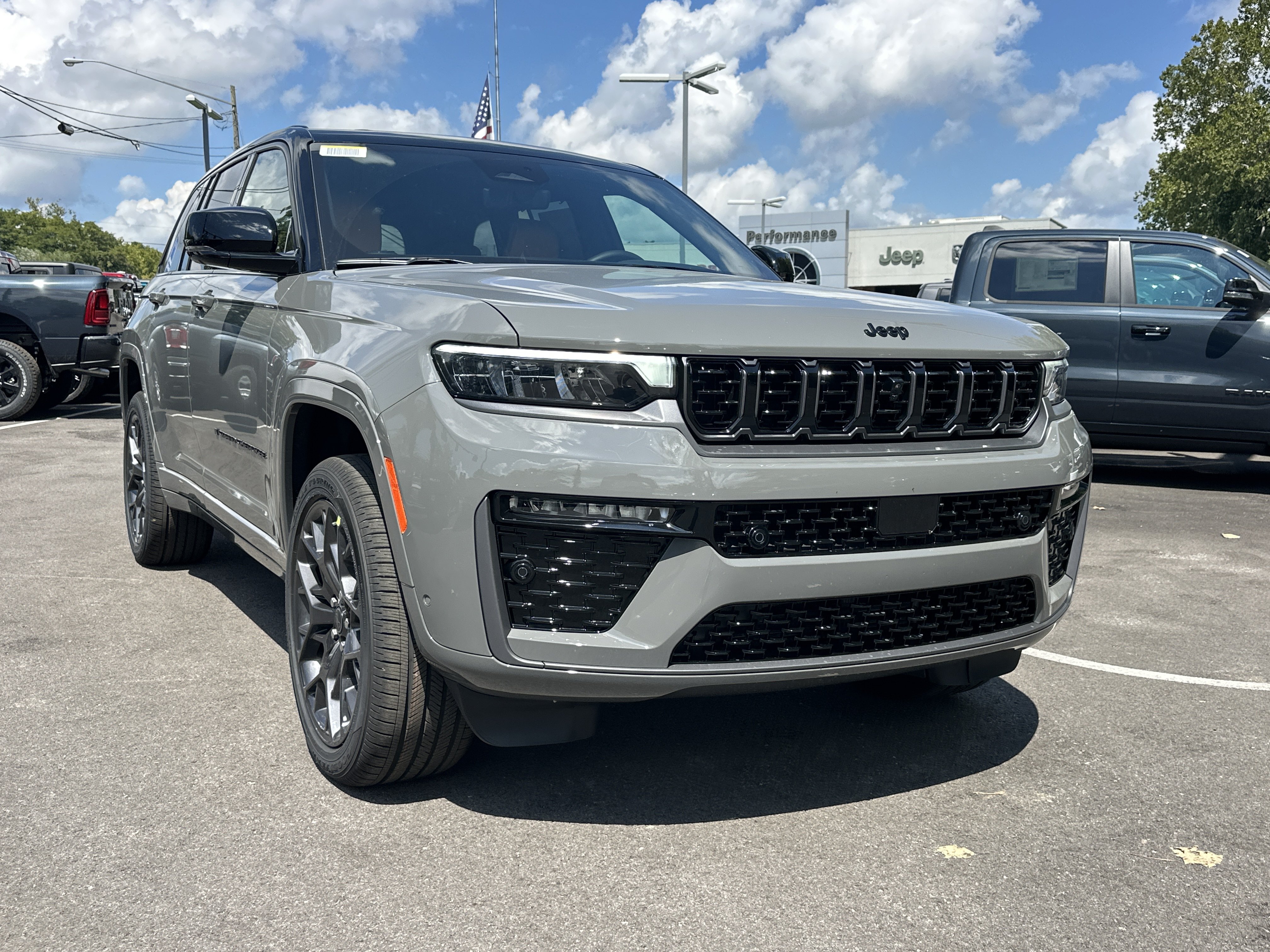 New 2027 Jeep Grand Cherokee Summit AWD/4WD image 22