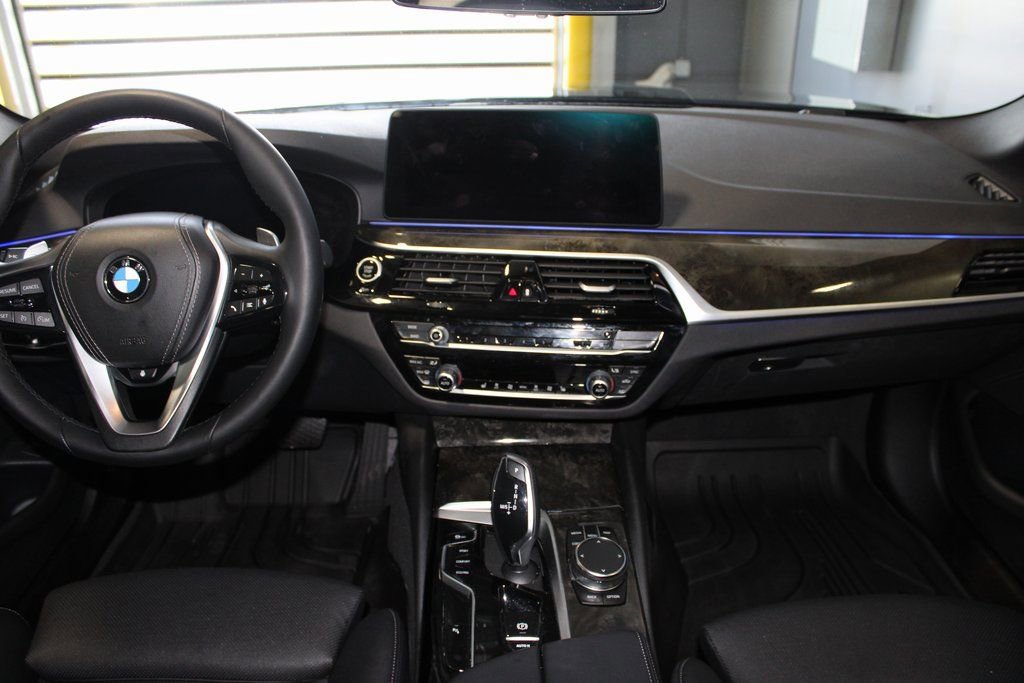 Used 2023 BMW 530i xDrive w/ Convenience Package image 27