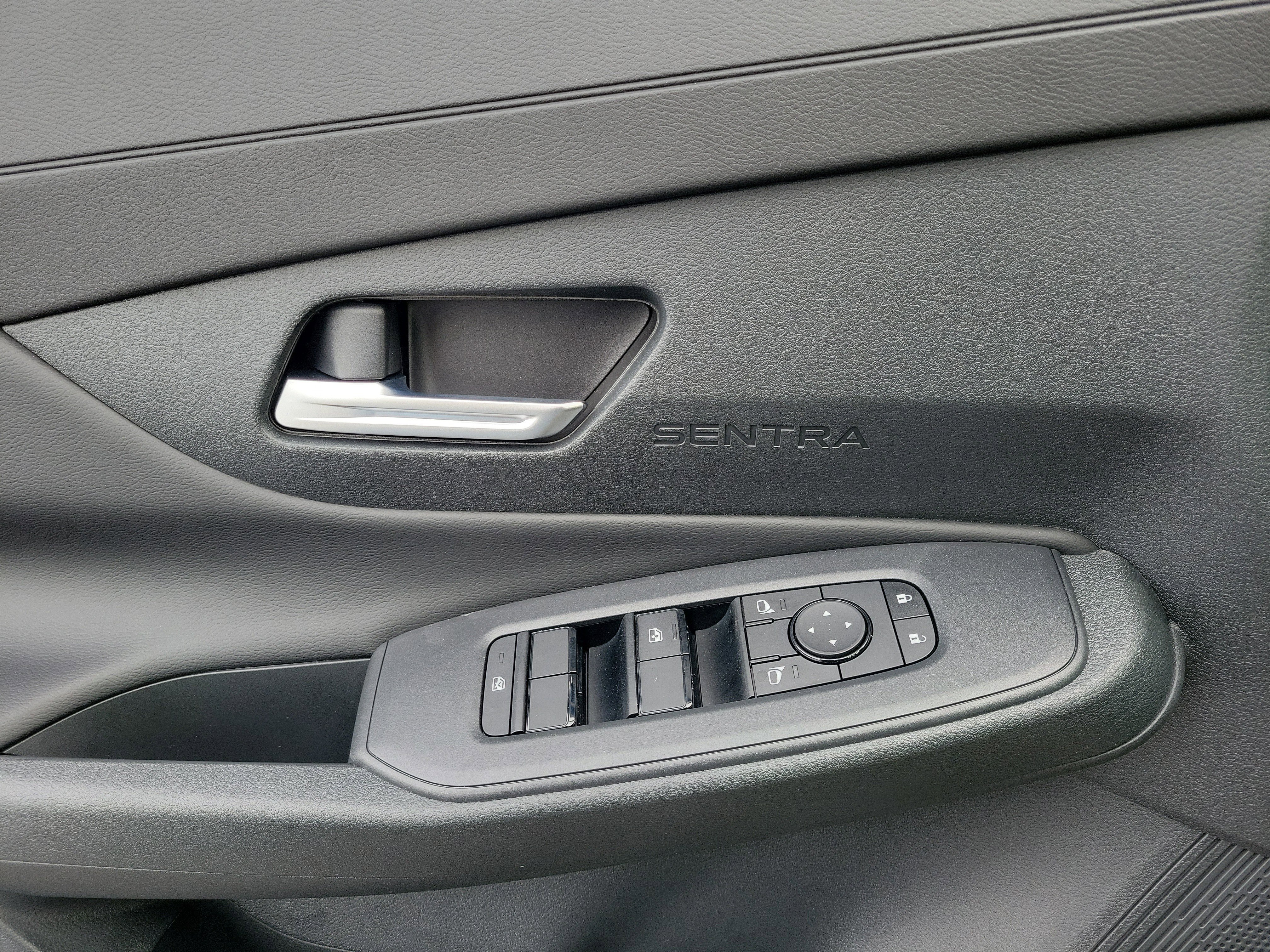 New 2026 Nissan Sentra SV w/ SV Convenience Package FWD image 17