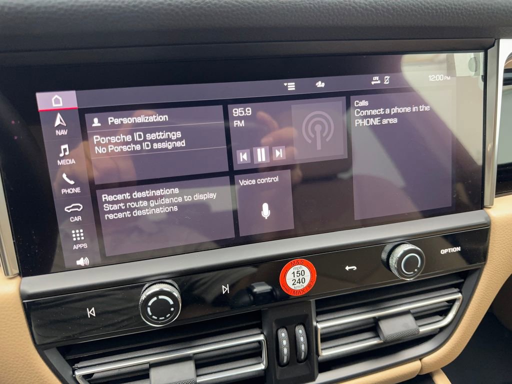 Used 2025 Porsche Macan Turbo image 61