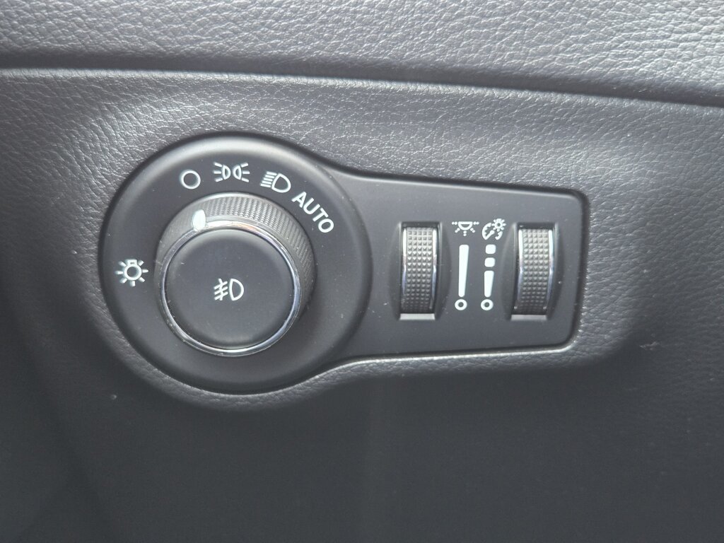 Used 2019 Jeep Compass Altitude AWD/4WD image 16