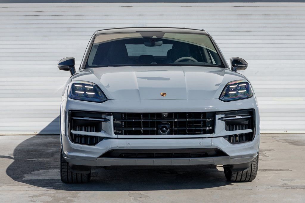 Certified 2025 Porsche Cayenne GTS image 11