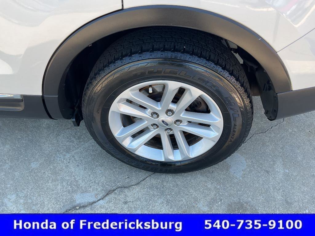 Used 2015 Ford Explorer XLT w/ Equipment Group 202A FWD image 11