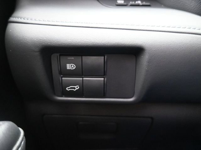 Used 2021 Toyota Highlander XLE image 23