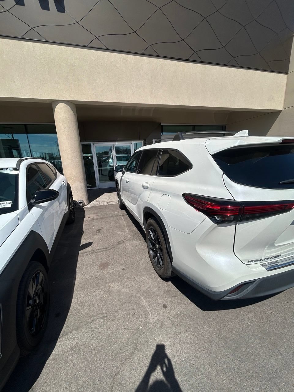 Used 2021 Toyota Highlander L FWD image 4