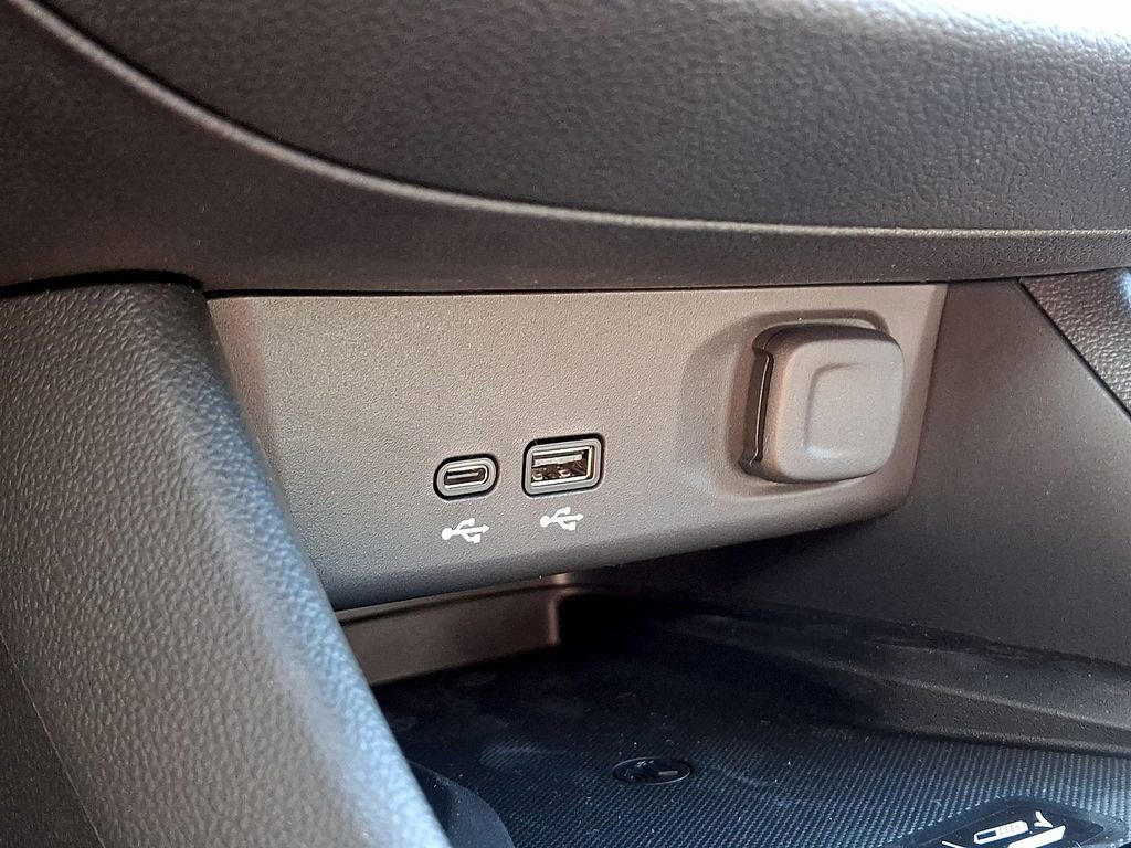 New 2026 Buick Envista Sport Touring FWD image 17