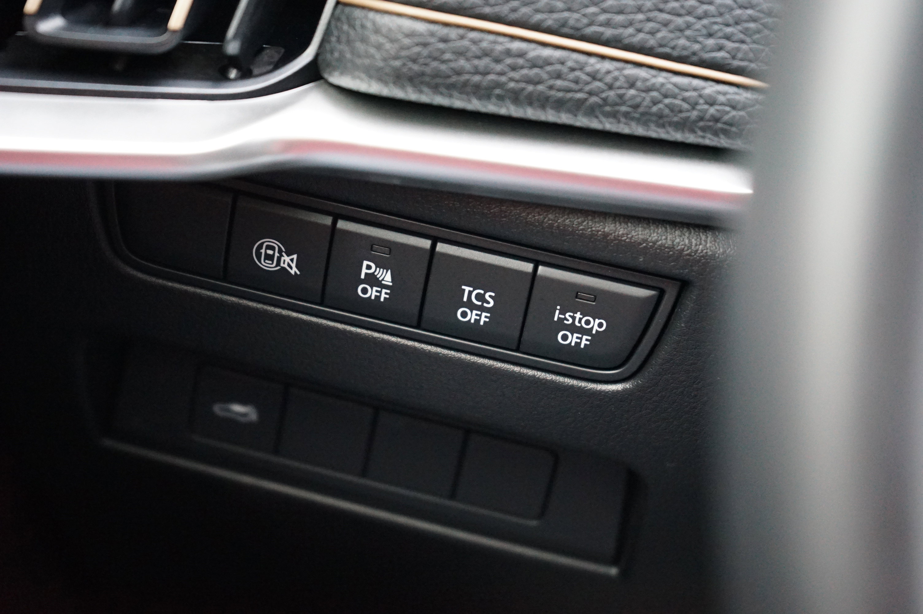 Certified 2025 MAZDA CX-70 3.3 Turbo w/ Preferred Package image 29