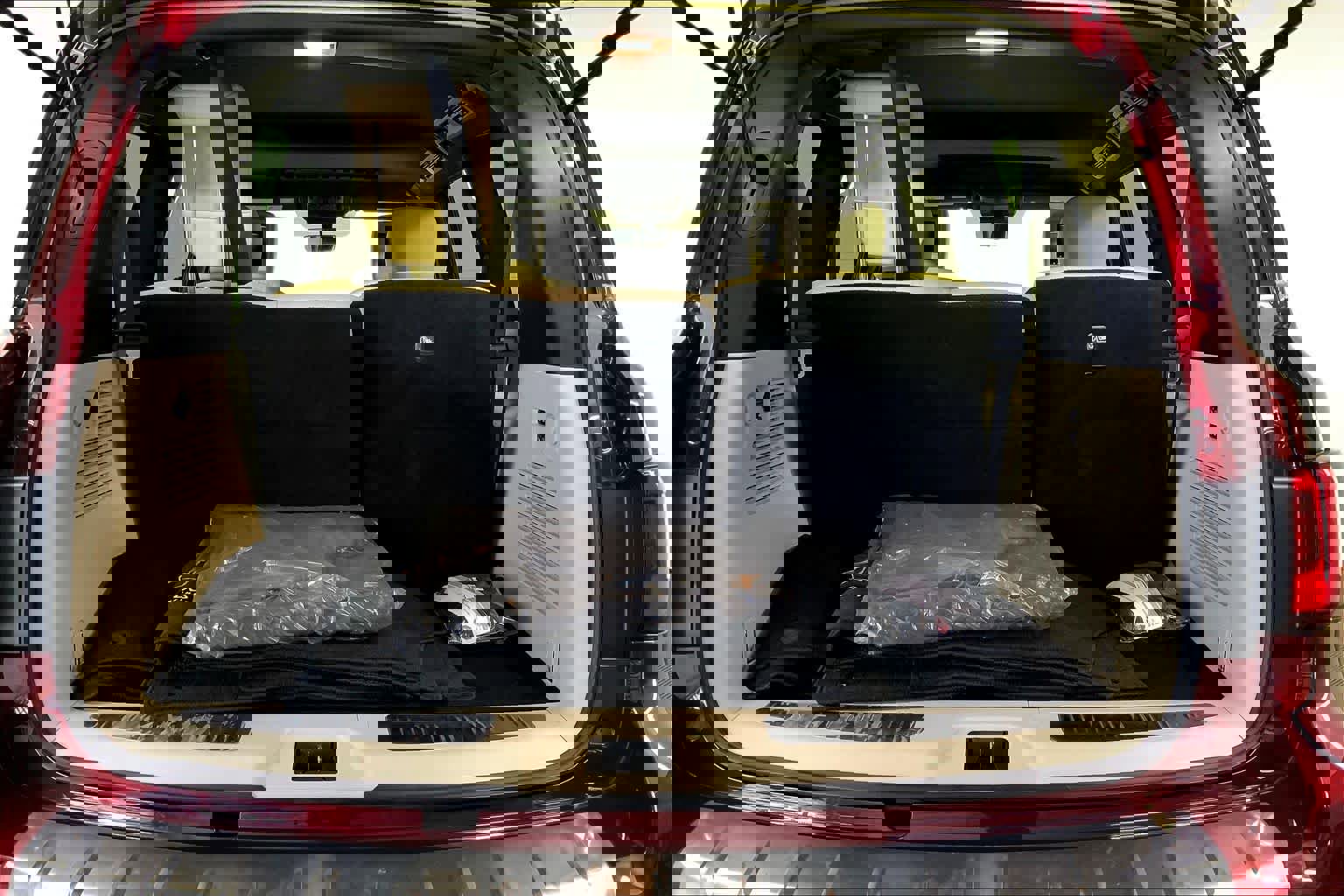 Used 2021 INFINITI QX80 Sensory w/ Cargo Package image 37