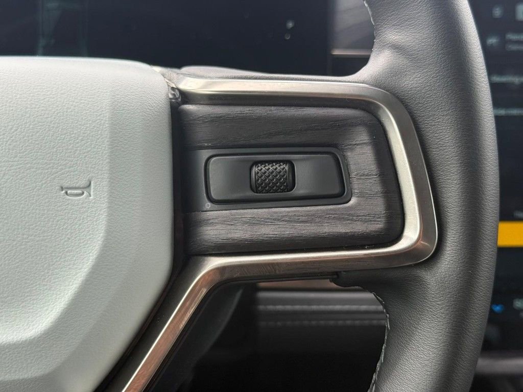 Used 2025 Rivian R1T Adventure image 16