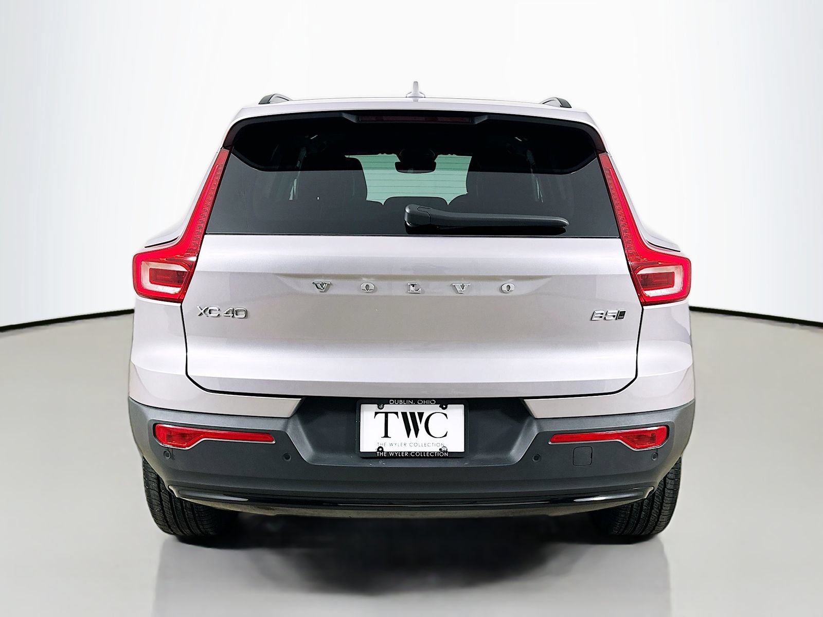 Used 2026 Volvo XC40 B5 Plus w/ Protection Package Premier AWD/4WD image 6