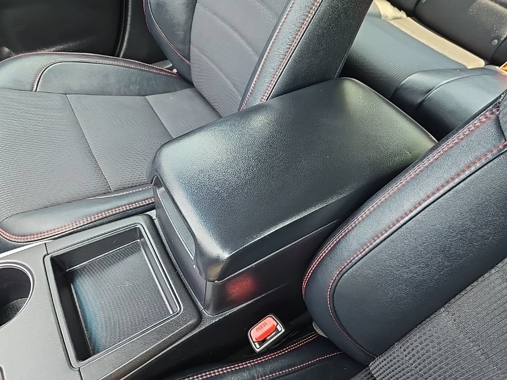 Used 2017 Toyota Camry SE FWD image 19