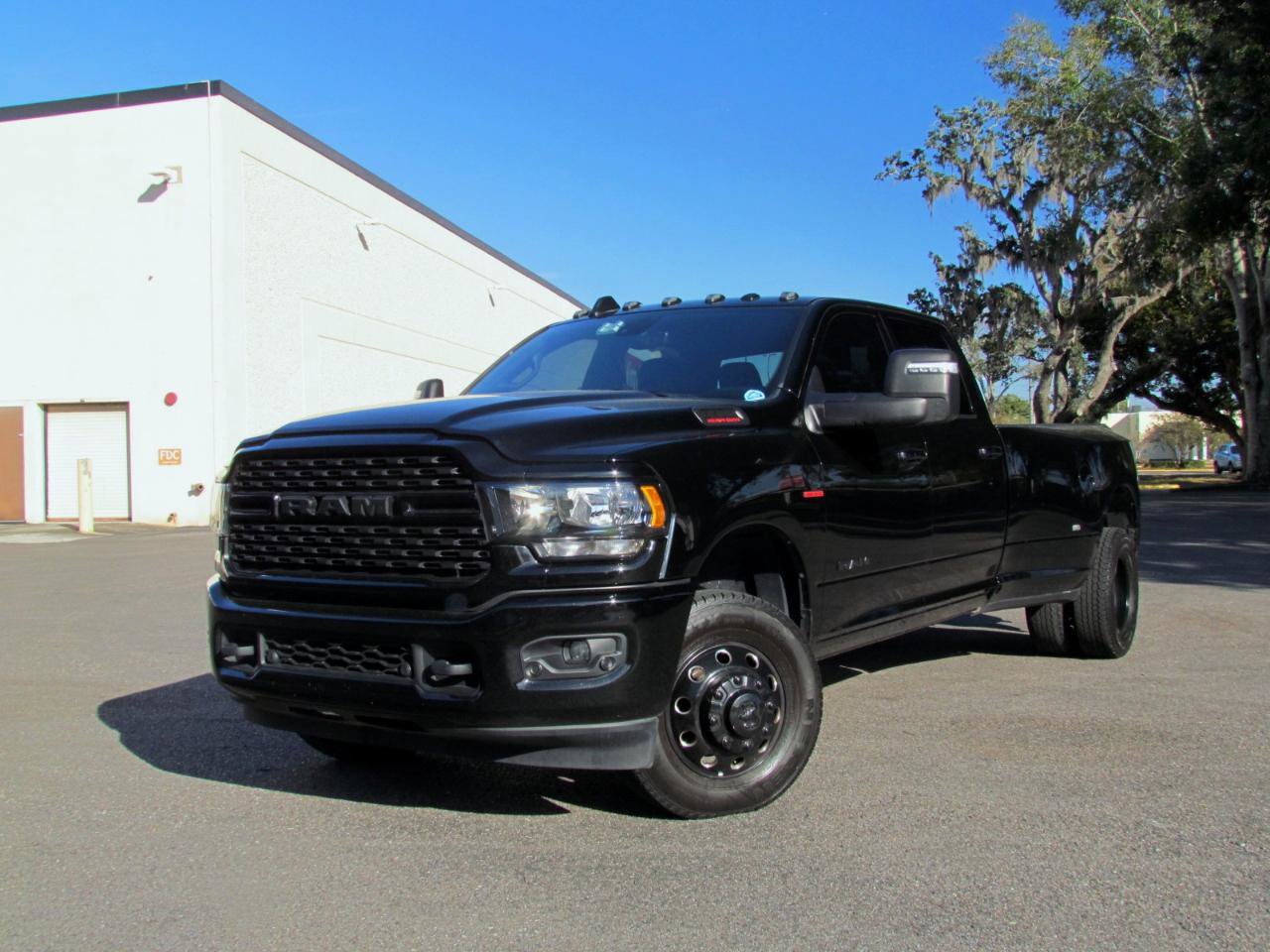 Used 2024 RAM 3500 Big Horn w/ Night Edition AWD/4WD image 3