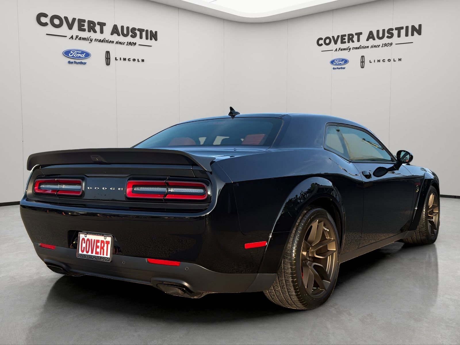 Used 2023 Dodge Challenger SRT Hellcat RWD image 5