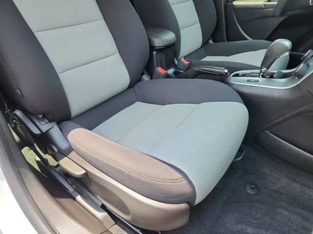 Used 2013 Chevrolet Cruze LS FWD image 24